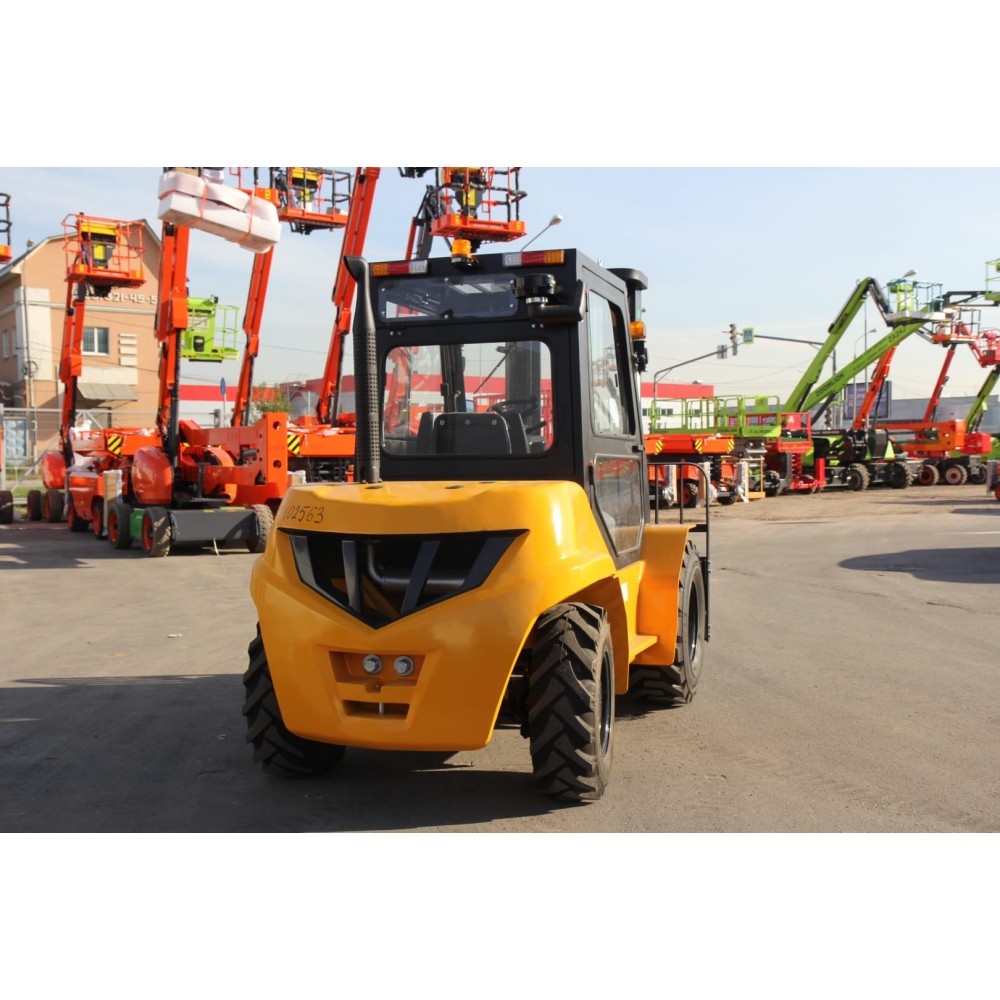 Внедорожный дизельный погрузчик Aurora Forklift R2D35-48